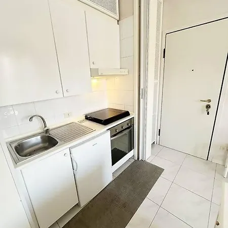 In1 Apartment *
